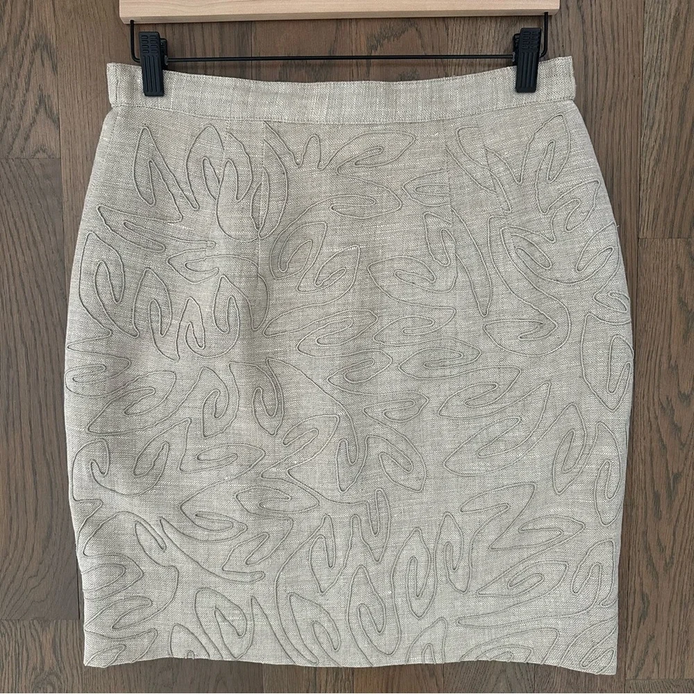 Vintage Carmen Marc Valvo Embroidered Neutral Linen Pencil Skirt in Tan Size 8